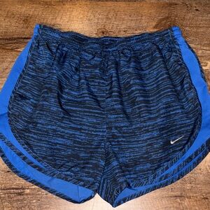 Women’s Nike shorts medium